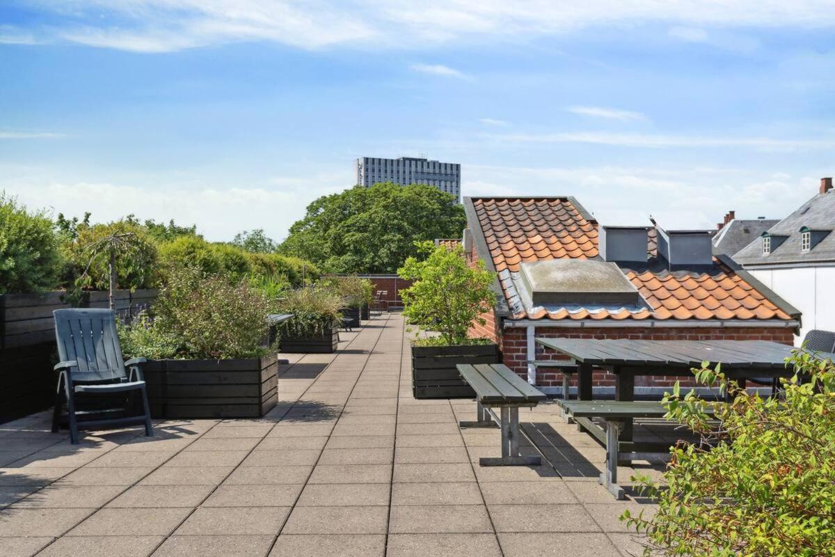 First Row Apartment With Balcony To The Ramparts Copenhagen Exterior photo